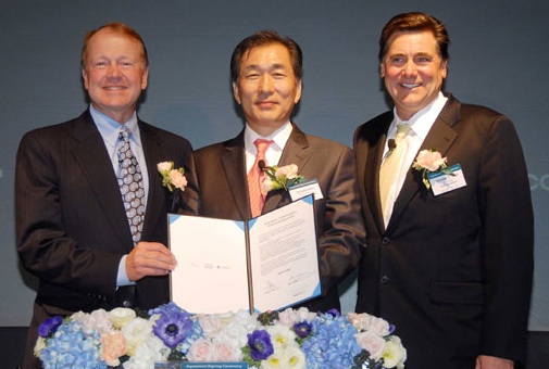 John Chambers Cisco Chairman, Mayor Ahn, Sang-soo, Stan Gale, Gale International Chairman